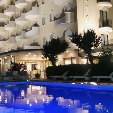 Hotel Nettuno Cervia Kültér fotó