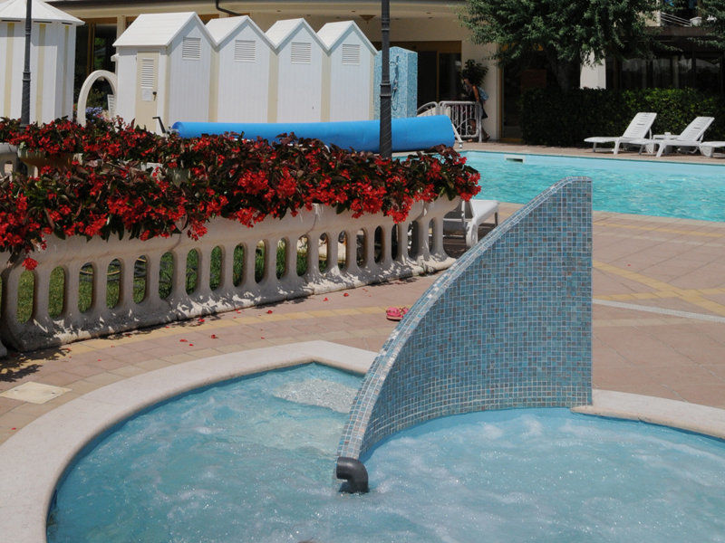 Hotel Nettuno Cervia Kültér fotó