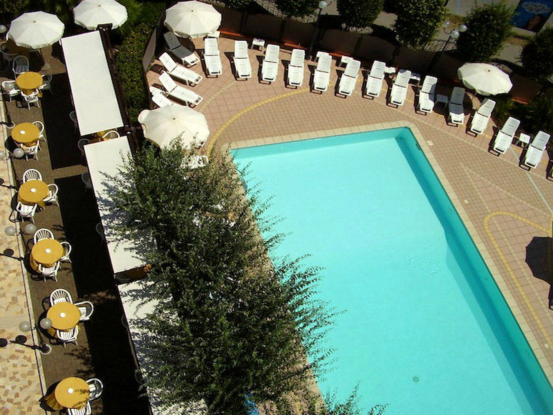 Hotel Nettuno Cervia Kültér fotó
