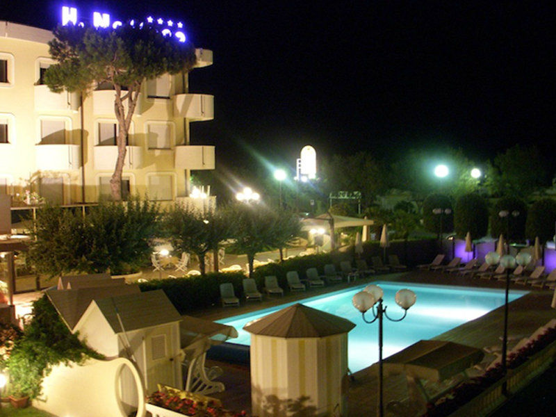 Hotel Nettuno Cervia Kültér fotó