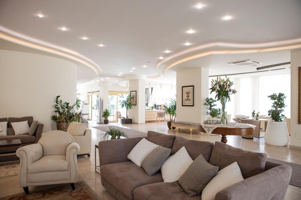Hotel Nettuno Cervia Kültér fotó