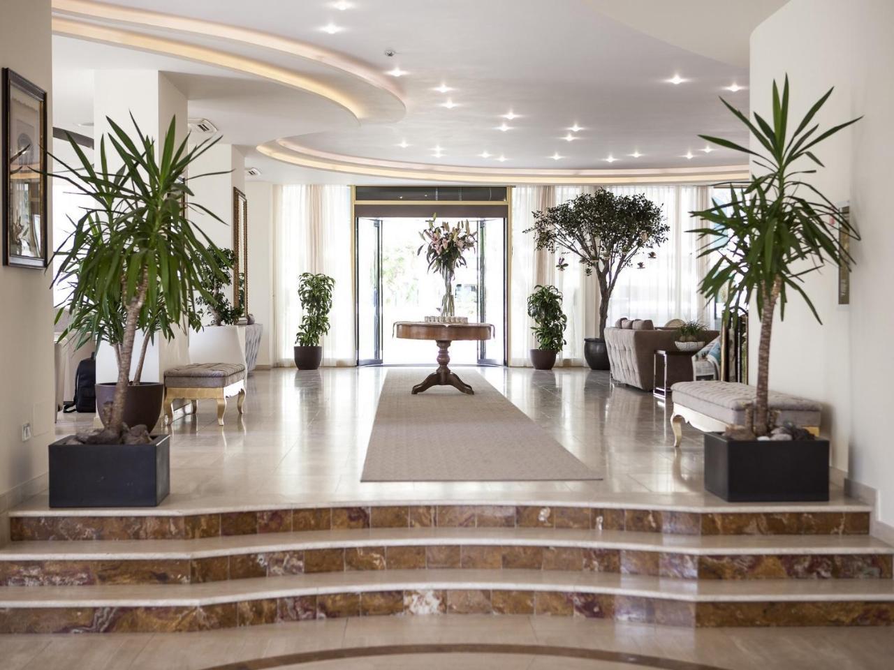 Hotel Nettuno Cervia Kültér fotó
