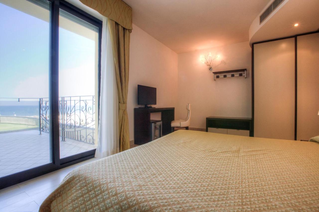 Hotel Nettuno Cervia Kültér fotó